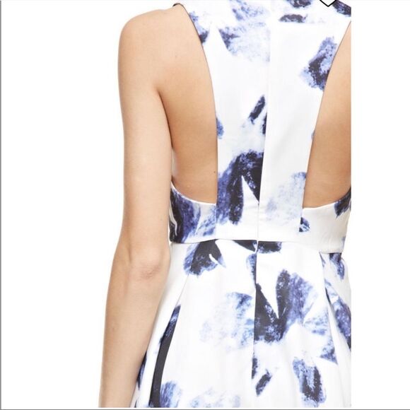 Lulu’s Seeing Chic Skater white and blue abstract floral dress Small - Picture 4 of 13